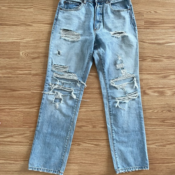 90’s Boyfriend Jeans - Picture 3 of 4
